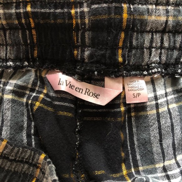 2/15$ LA VIE EN ROSE pj shorts - Picture 2 of 4